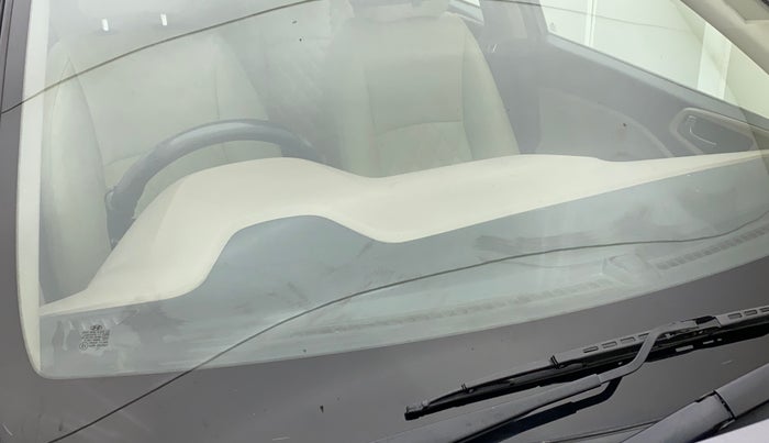 2017 Hyundai Elite i20 ASTA 1.2 (O), CNG, Manual, 99,507 km, Front windshield - Minor spot on windshield