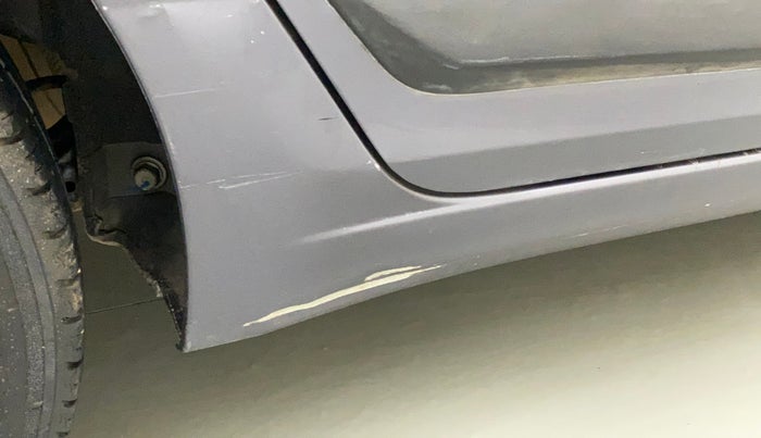 2017 Hyundai Elite i20 ASTA 1.2 (O), CNG, Manual, 99,507 km, Right running board - Minor scratches