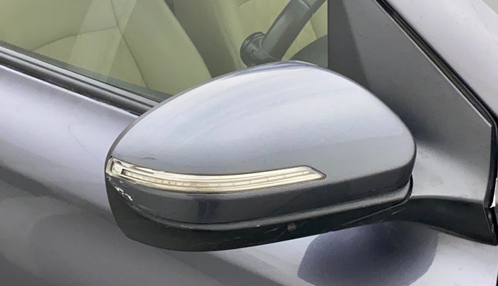 2017 Hyundai Elite i20 ASTA 1.2 (O), CNG, Manual, 99,507 km, Right rear-view mirror - Indicator light has minor damage