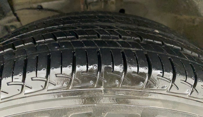 2014 Maruti Swift Dzire ZXI, Petrol, Manual, 34,372 km, Left Front Tyre Tread