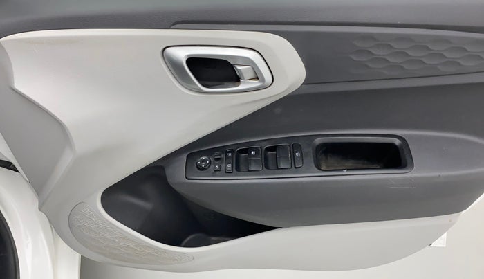 2022 Hyundai GRAND I10 NIOS SPORTZ 1.2 KAPPA VTVT CNG, CNG, Manual, 9,477 km, Driver Side Door Panels Control