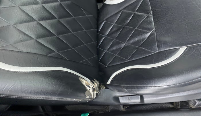 2019 Hyundai Elite i20 MAGNA PLUS 1.2, CNG, Manual, 59,036 km, Driver seat - Cover slightly torn