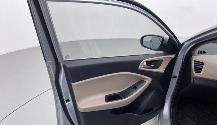 2019 Hyundai Elite i20 MAGNA PLUS 1.2, CNG, Manual, 59,036 km, Left front window switch / handle - Power window makes minor noise