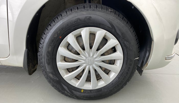 2018 Maruti Dzire VDI, Diesel, Manual, 68,644 km, Right Front Wheel