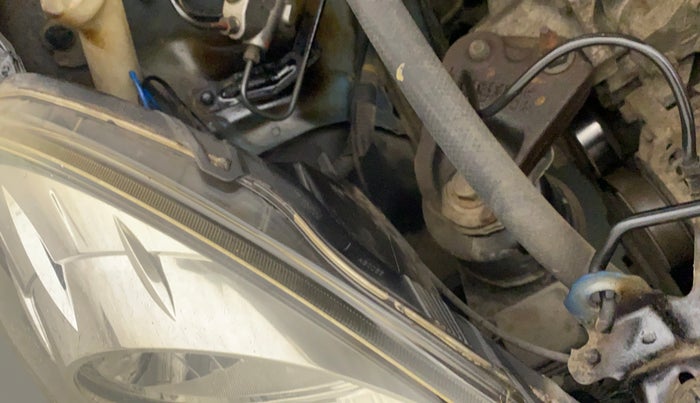 2012 Honda Brio S MT, Petrol, Manual, 31,461 km, Right headlight - Clamp has minor damage