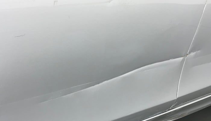 2019 Tata Tiago XT 1.2 REVOTRON, CNG, Manual, 33,308 km, Front passenger door - Minor scratches