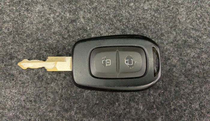 2016 Renault Kwid RXT 1.0 AMT (O), Petrol, Automatic, 17,625 km, Key Close Up