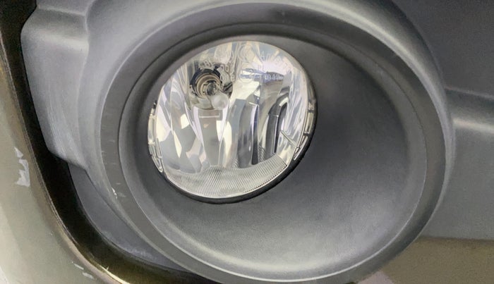 2016 Renault Kwid RXT 1.0 AMT (O), Petrol, Automatic, 17,625 km, Right fog light - Not working