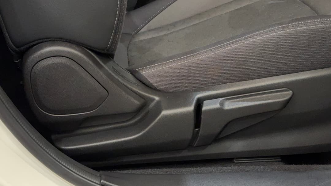 2025 Subaru Crosstrek AWD 2.0l, Automatic, 10921 km, Drivers Side Adjustment Panel