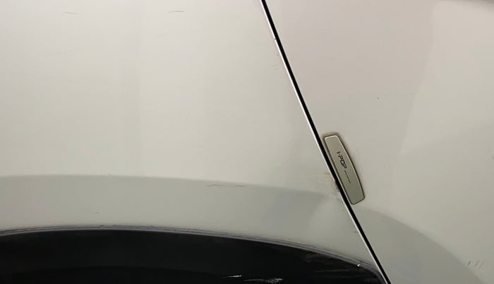 2018 Mahindra KUV 100 NXT K4+ P 6 STR, CNG, Manual, 66,575 km, Right quarter panel - Slightly rusted