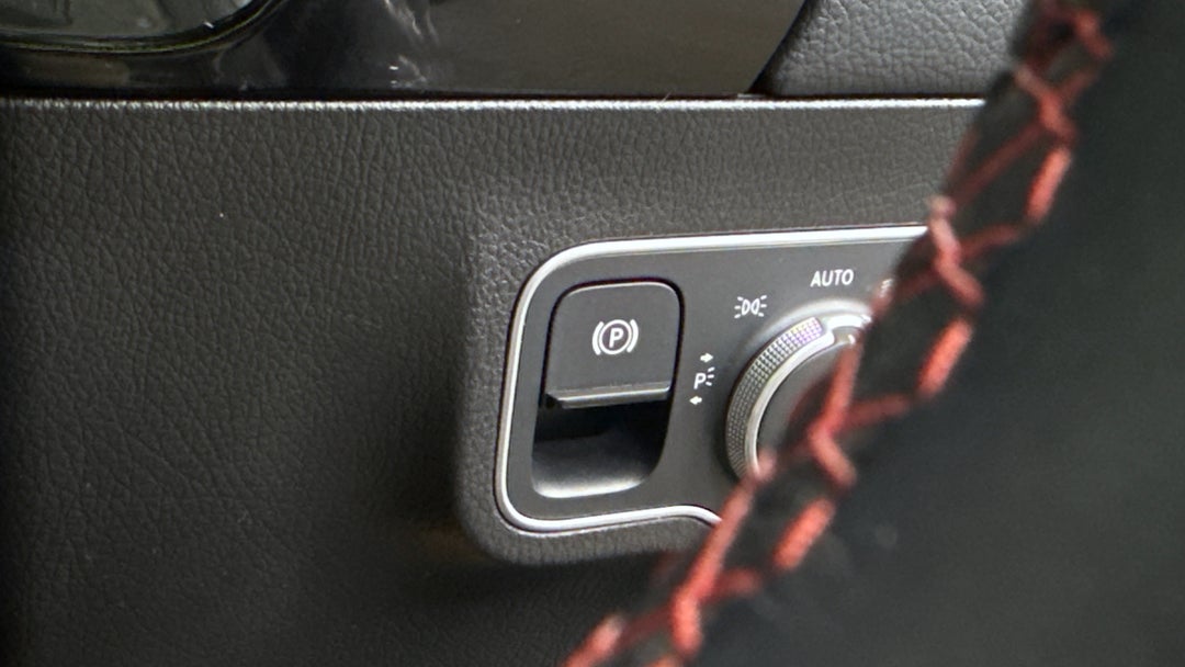 2022 Mercedes-benz GLA 250 4matic, Automatic, 33906 km, Handbrake