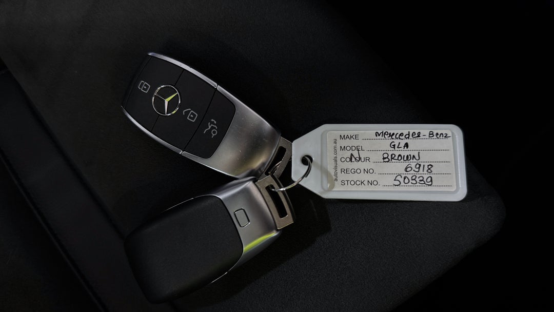 2022 Mercedes-benz GLA 250 4matic, Automatic, 33906 km, Key Close-up