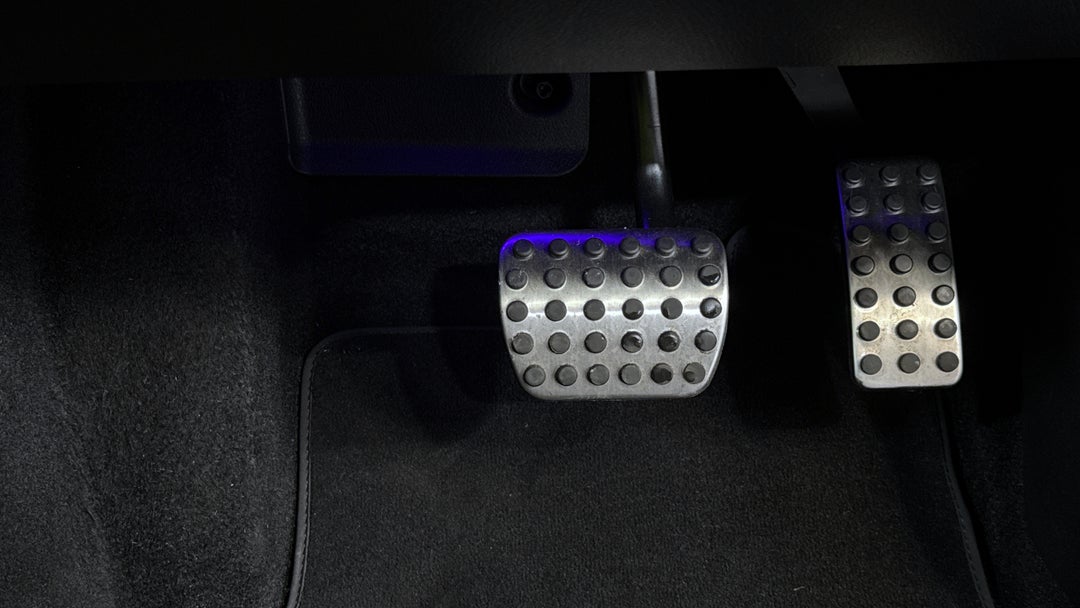 2022 Mercedes-benz GLA 250 4matic, Automatic, 33906 km, Pedals and Footmat