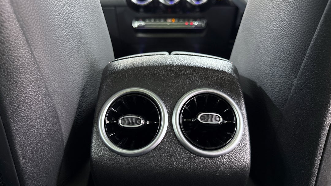 2022 Mercedes-benz GLA 250 4matic, Automatic, 33906 km, Rear A/C Vent