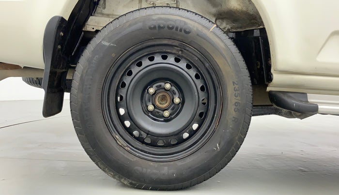 2018 Mahindra Scorpio S5, Diesel, Manual, 57,139 km, Right Rear Wheel
