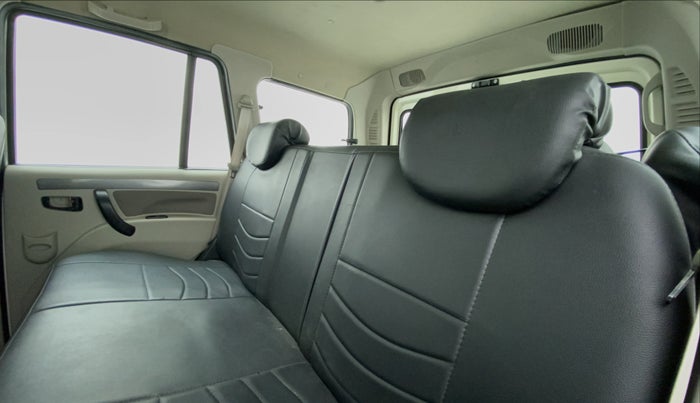 2018 Mahindra Scorpio S5, Diesel, Manual, 57,139 km, Right Side Rear Door Cabin