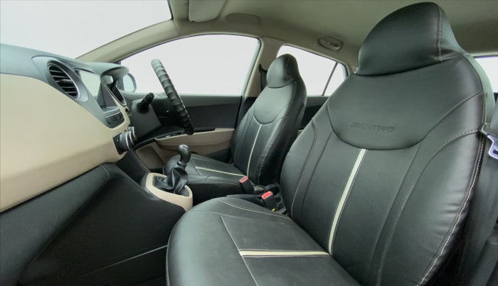 2018 Hyundai Grand i10 MAGNA 1.2 VTVT, Petrol, Manual, 22,017 km, Right Side Front Door Cabin View