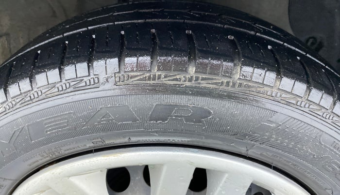 2018 Hyundai Grand i10 MAGNA 1.2 VTVT, Petrol, Manual, 22,017 km, Right Front Tyre Tread