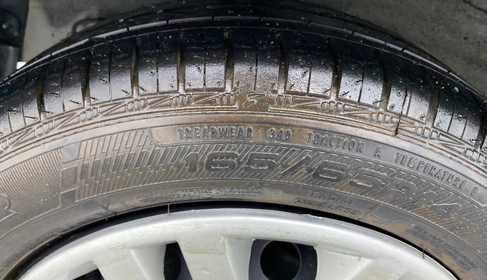 2018 Hyundai Grand i10 MAGNA 1.2 VTVT, Petrol, Manual, 22,017 km, Right Rear Tyre Tread