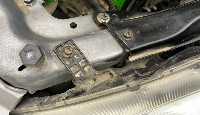2014 Maruti Swift Dzire VXI, Petrol, Manual, 1,16,132 km, Left headlight - Clamp has minor damage
