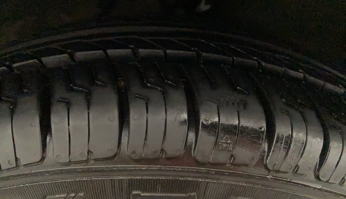 2014 Hyundai i10 MAGNA 1.1, Petrol, Manual, 41,374 km, Left Rear Tyre Tread