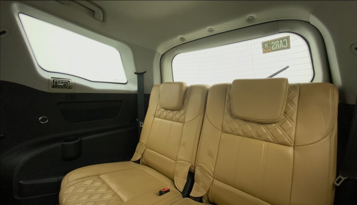 2019 Mahindra XUV500 W11(O), Diesel, Manual, 42,430 km, Third Seat Row ( optional )