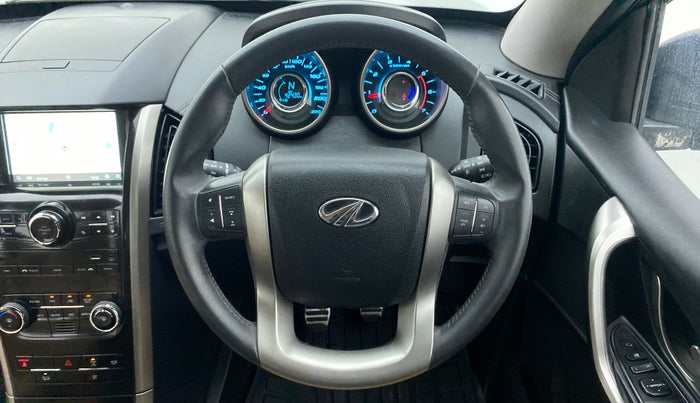 2019 Mahindra XUV500 W11(O), Diesel, Manual, 42,430 km, Steering Wheel Close Up