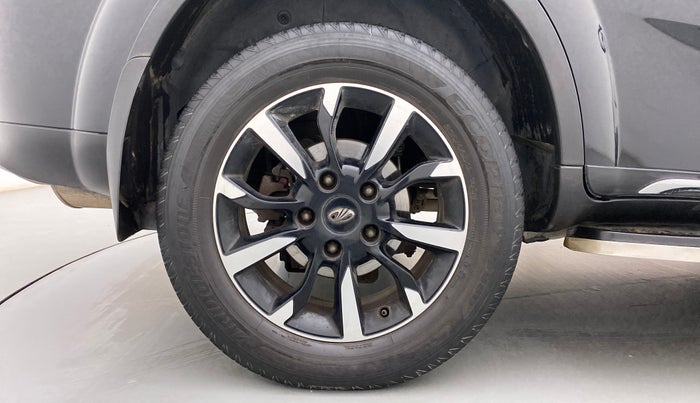 2019 Mahindra XUV500 W11(O), Diesel, Manual, 42,430 km, Right Rear Wheel