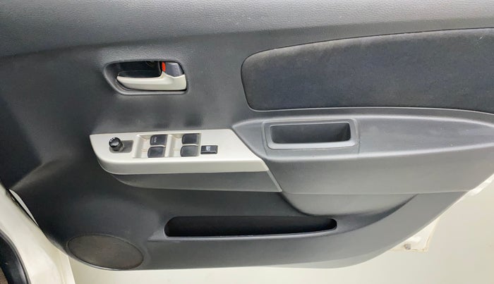 2012 Maruti Wagon R 1.0 VXI, Petrol, Manual, 89,829 km, Driver Side Door Panels Control