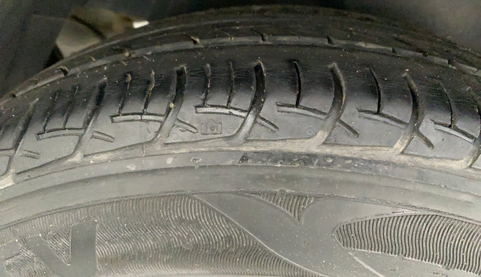 2013 Maruti Swift Dzire ZDI, Diesel, Manual, 1,03,647 km, Left Rear Tyre Tread