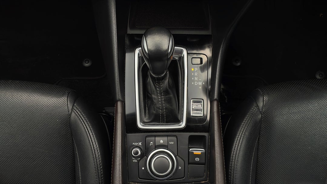 2018 Mazda Mazda3 Touring, Automatic, 75994 km, Gear Lever 