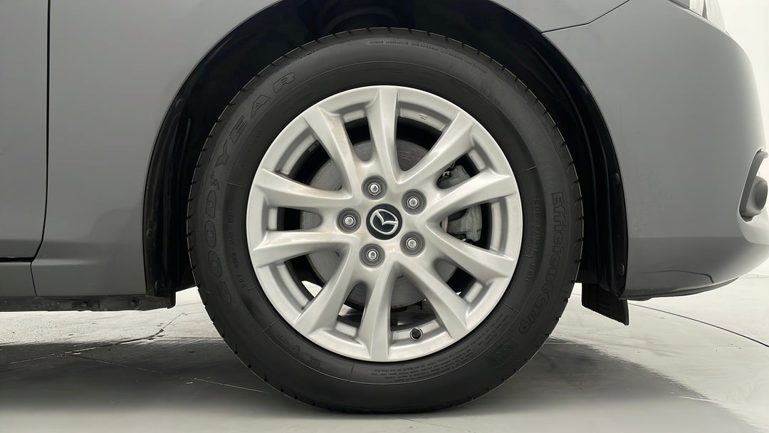 2018 Mazda Mazda3 Touring, Automatic, 75994 km, Right Front Wheel