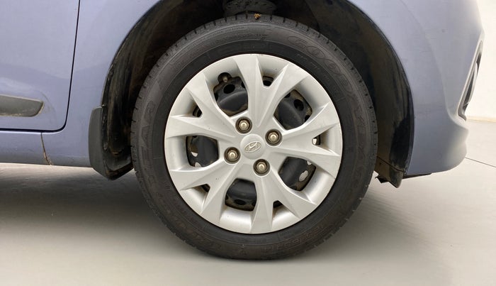 2014 Hyundai Grand i10 SPORTZ 1.2 KAPPA VTVT, Petrol, Manual, 68,474 km, Right Front Wheel