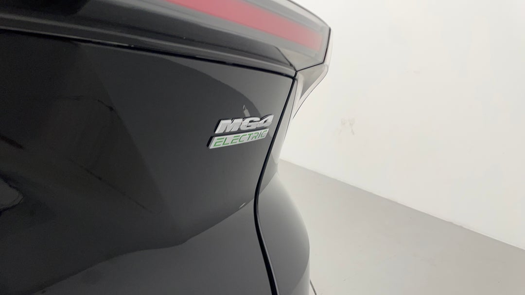 Badge (Boot Right Side)