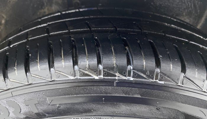 2014 Maruti Celerio VXI d, Petrol, Manual, 34,834 km, Right Front Tyre Tread