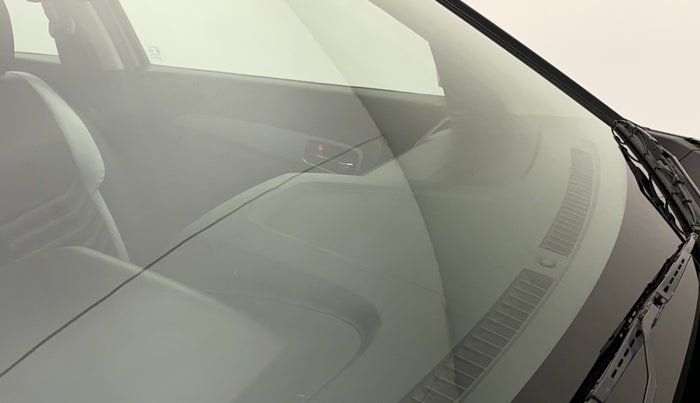 2022 Toyota URBAN CRUISER PREMIUM GRADE AT, Petrol, Automatic, 41,356 km, Front windshield - Minor spot on windshield