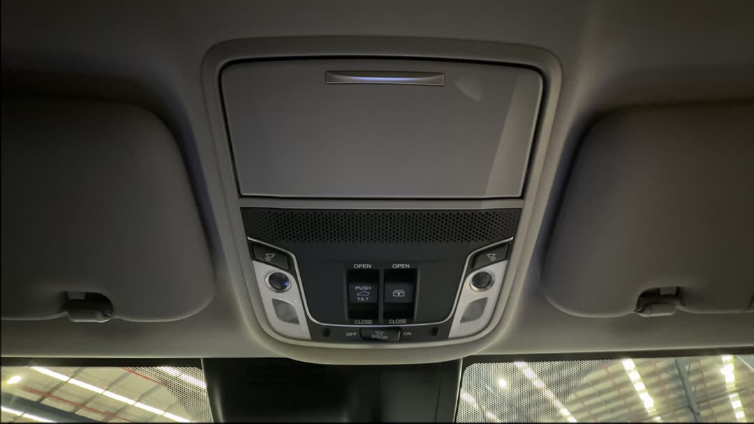 2018 Honda CR-V Vti-lx (AWD), Automatic, 70760 km, On-Roof Controls/Sunglass holder