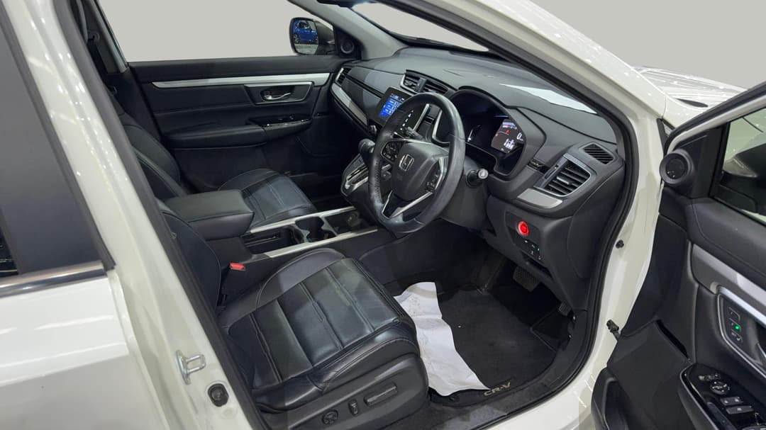 2018 Honda CR-V Vti-lx (AWD), Automatic, 70760 km, Right Side Front Door Cabin View