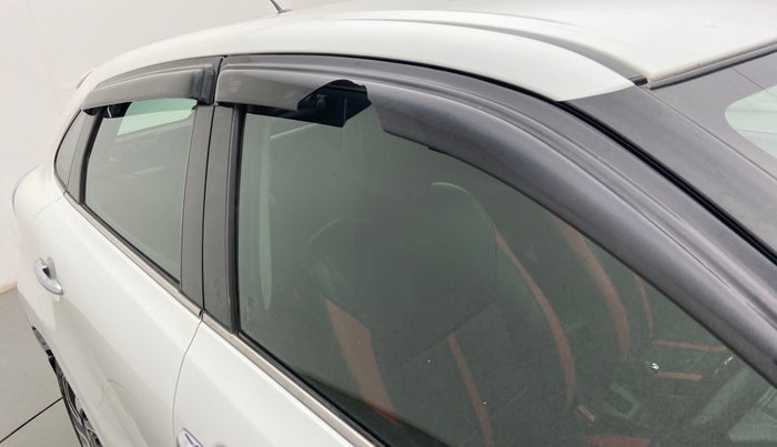 2019 Toyota Glanza V, Petrol, Manual, 64,625 km, Driver-side door - Door visor damaged