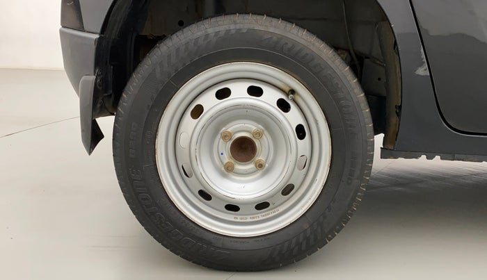 2016 Mahindra Kuv100 K2 6 STR, Petrol, Manual, 78,210 km, Right Rear Wheel