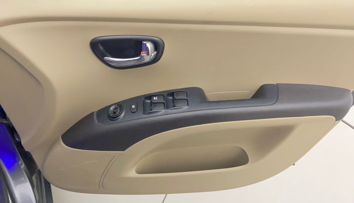 2011 Hyundai i10 MAGNA 1.2, Petrol, Manual, 59,540 km, Driver Side Door Panels Control