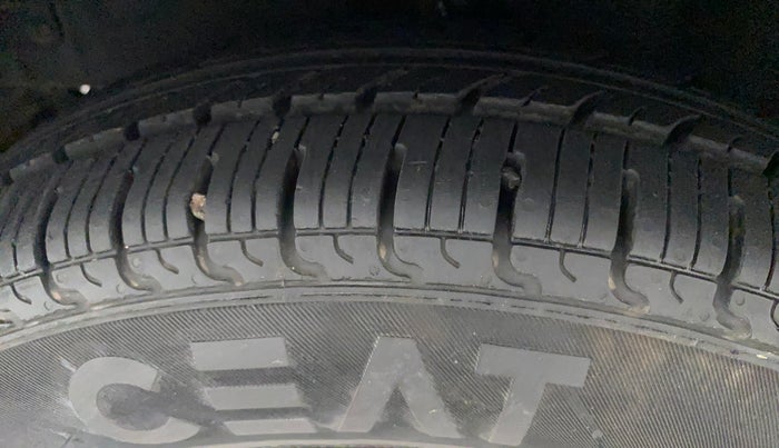 2011 Hyundai i10 MAGNA 1.2, Petrol, Manual, 59,540 km, Left Front Tyre Tread
