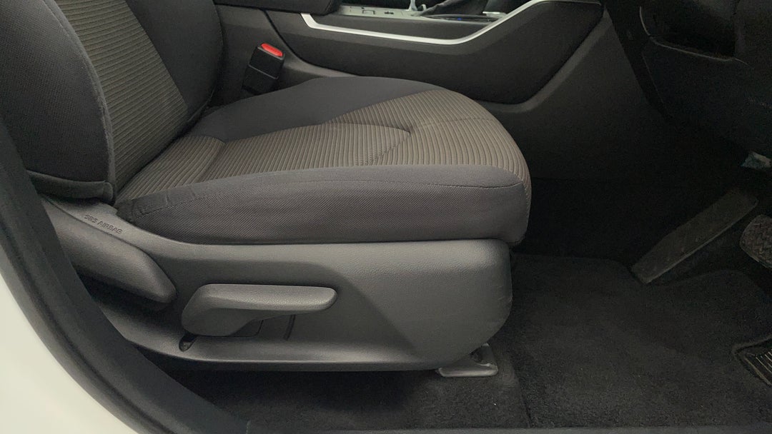 2021 Toyota Kluger Gx (4x4), Automatic, 48918 km, Drivers Side Adjustment Panel