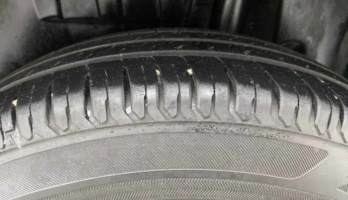 2018 Maruti Dzire VXI, Petrol, Manual, 20,053 km, Left Rear Tyre Tread