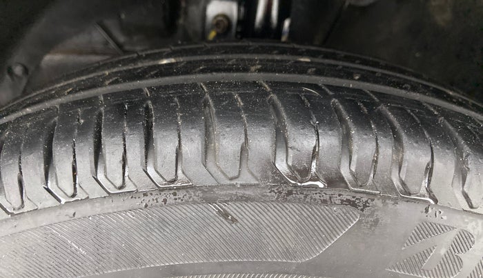 2018 Maruti Dzire VXI, Petrol, Manual, 20,053 km, Left Front Tyre Tread