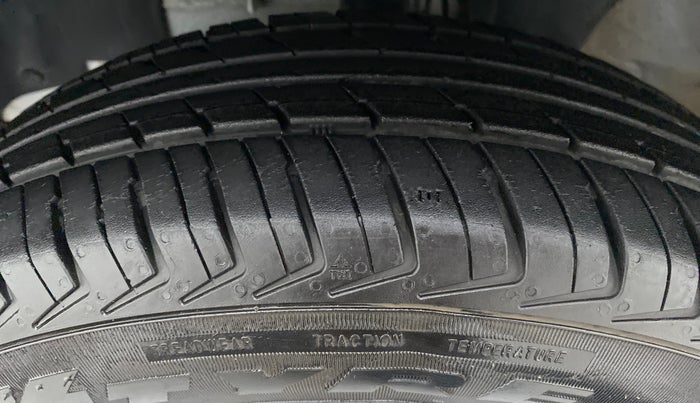 2019 Renault Kwid RXL, Petrol, Manual, 19,589 km, Left Front Tyre Tread