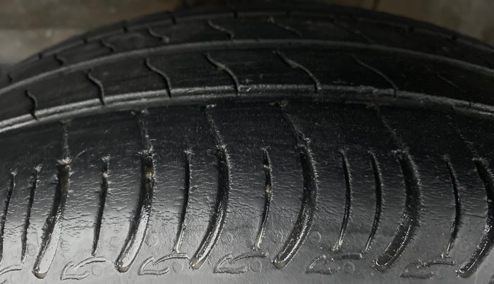 2020 Maruti S PRESSO VXI (O) CNG, CNG, Manual, 53,665 km, Left Front Tyre Tread