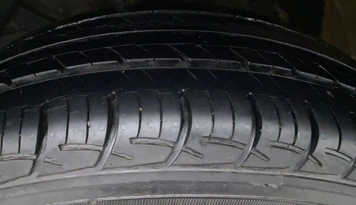 2017 Maruti Baleno DELTA 1.2 K12, Petrol, Manual, 9,678 km, Right Rear Tyre Tread