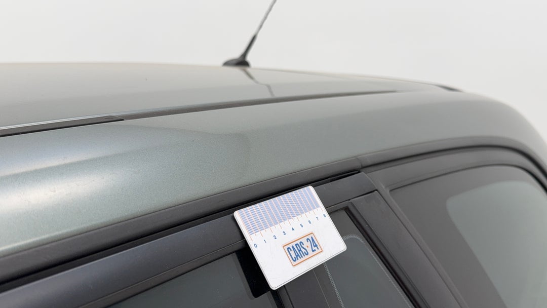 2016 Holden Commodore Evoke, Automatic, 160362 km, Roof Dent