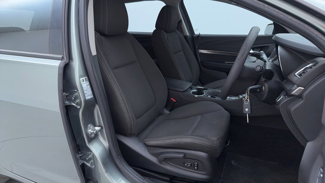 2016 Holden Commodore Evoke, Automatic, 160362 km, Right Side Front Door Cabin View